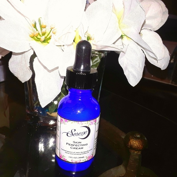 100% Therapeutic Grade Essential Oil Face Cream - Picture 3 of 6